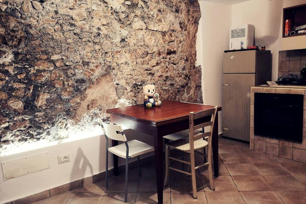 Ferienwohnung Casetta Nel Centro Storico Norma Exterior foto